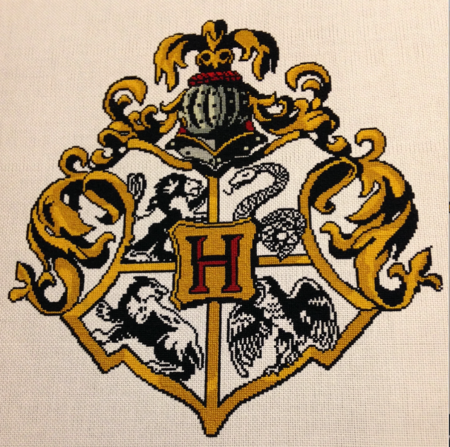 hogwarts crest outline
